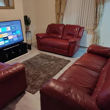 Cheerful 2-Bedroom Home With Off Street Parking Blackpool Esterno foto